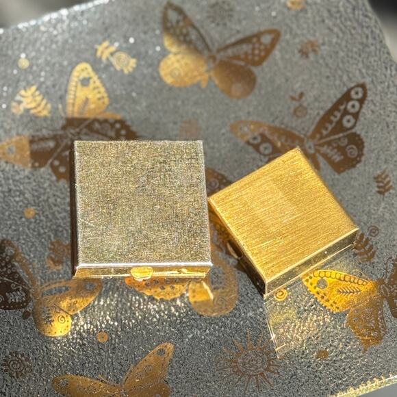 Pair of Vintage Gold Tone & Enamel Floral Pill Boxes - Picture 5 of 5